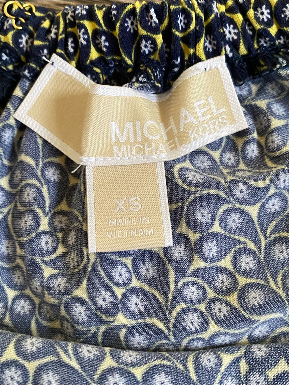 Michael Kors Navy Yellow & White Chain Shoulder Knee Length Dress - Picture 10 of 16